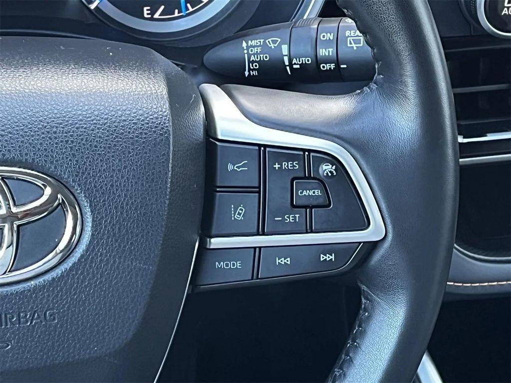 used 2023 Toyota Highlander Hybrid car, priced at $44,998