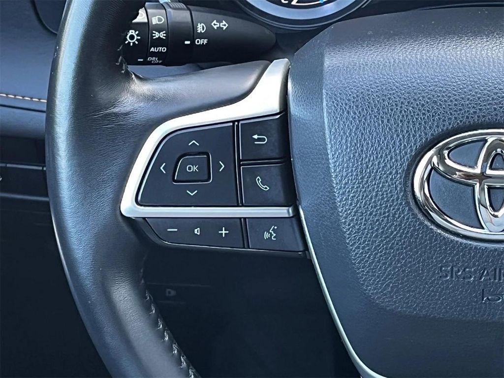 used 2023 Toyota Highlander Hybrid car, priced at $44,998