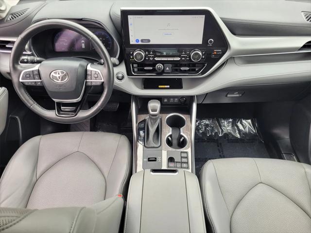 used 2023 Toyota Highlander car, priced at $40,887