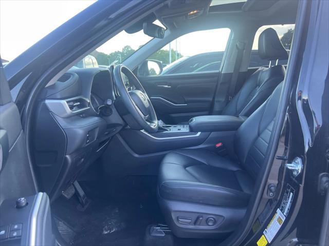 used 2022 Toyota Highlander Hybrid car, priced at $41,998