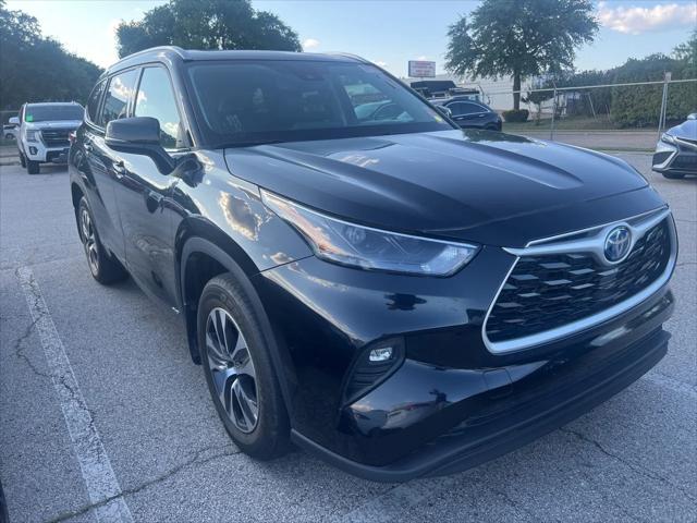used 2022 Toyota Highlander Hybrid car, priced at $41,998