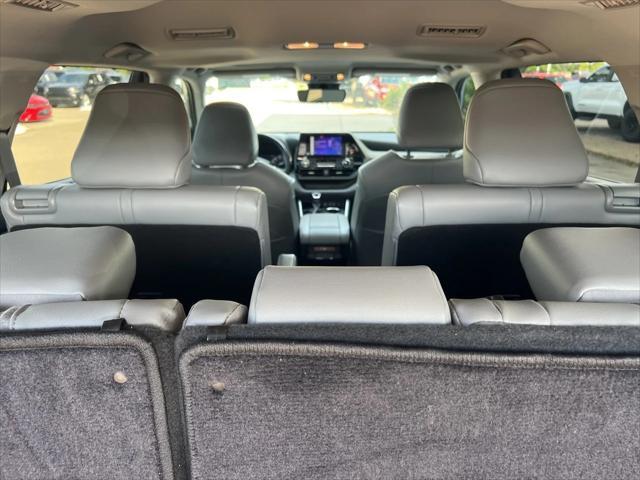 used 2023 Toyota Highlander car