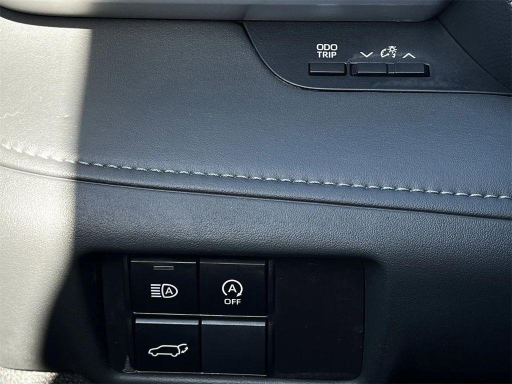 used 2024 Toyota Highlander car, priced at $34,480