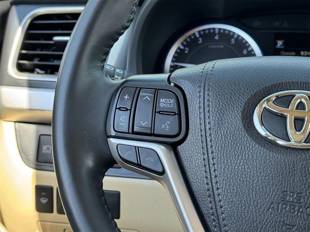 used 2019 Toyota Highlander car, priced at $29,787