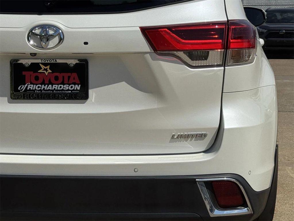 used 2019 Toyota Highlander car, priced at $29,787