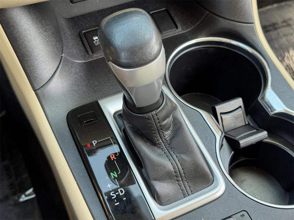 used 2019 Toyota Highlander car, priced at $29,787