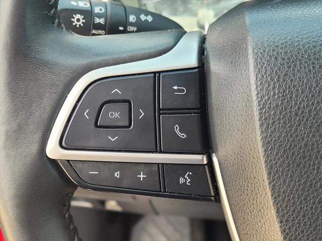 used 2023 Toyota Highlander car, priced at $34,346