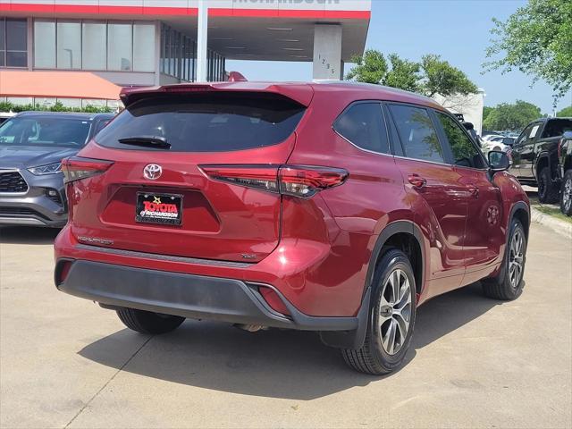 used 2023 Toyota Highlander car, priced at $34,346