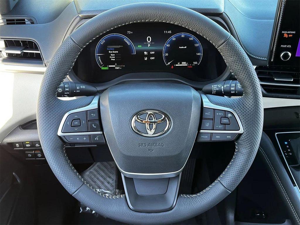 used 2025 Toyota Sienna car, priced at $59,995