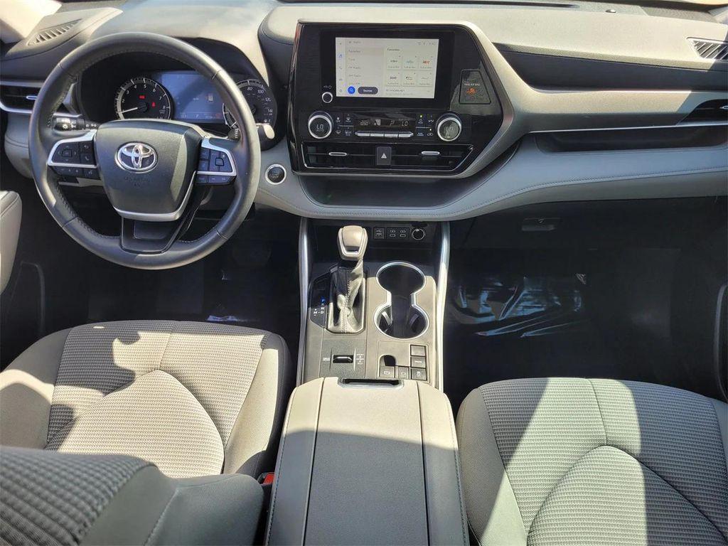 used 2024 Toyota Highlander car, priced at $35,910