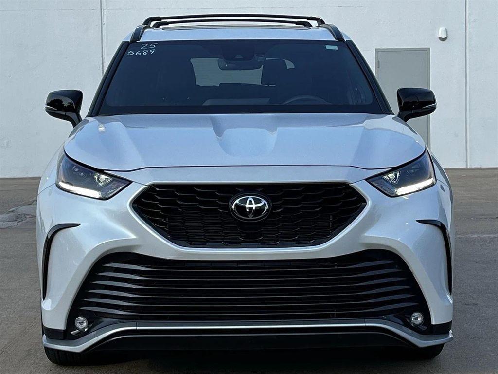 used 2025 Toyota Highlander car, priced at $49,988