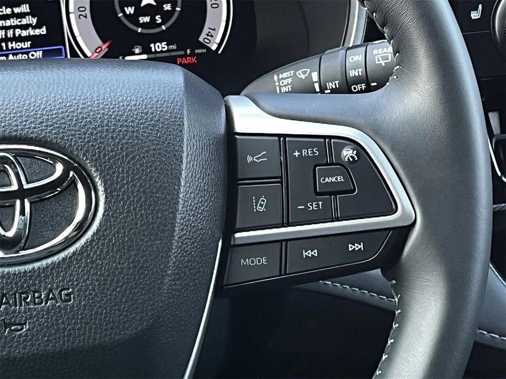 used 2025 Toyota Highlander car, priced at $49,988