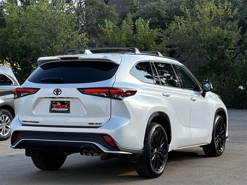 used 2025 Toyota Highlander car, priced at $49,988