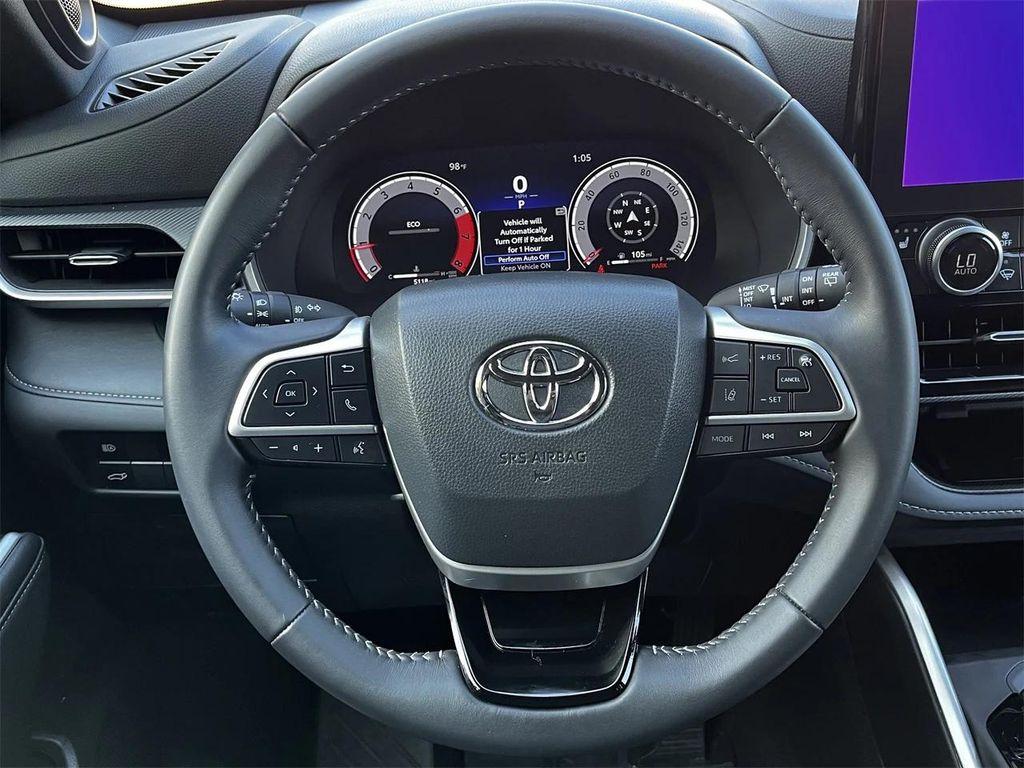 used 2025 Toyota Highlander car, priced at $49,988