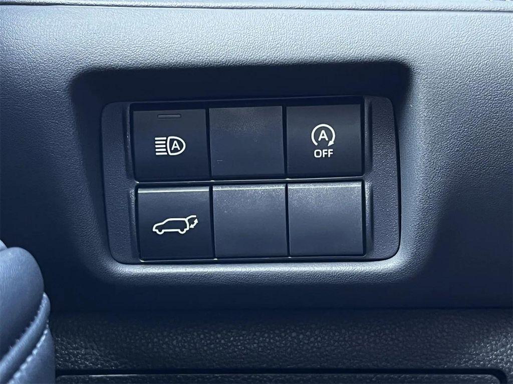 used 2025 Toyota Highlander car, priced at $49,988