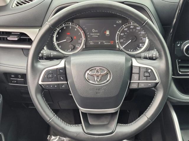 used 2024 Toyota Highlander car, priced at $38,998