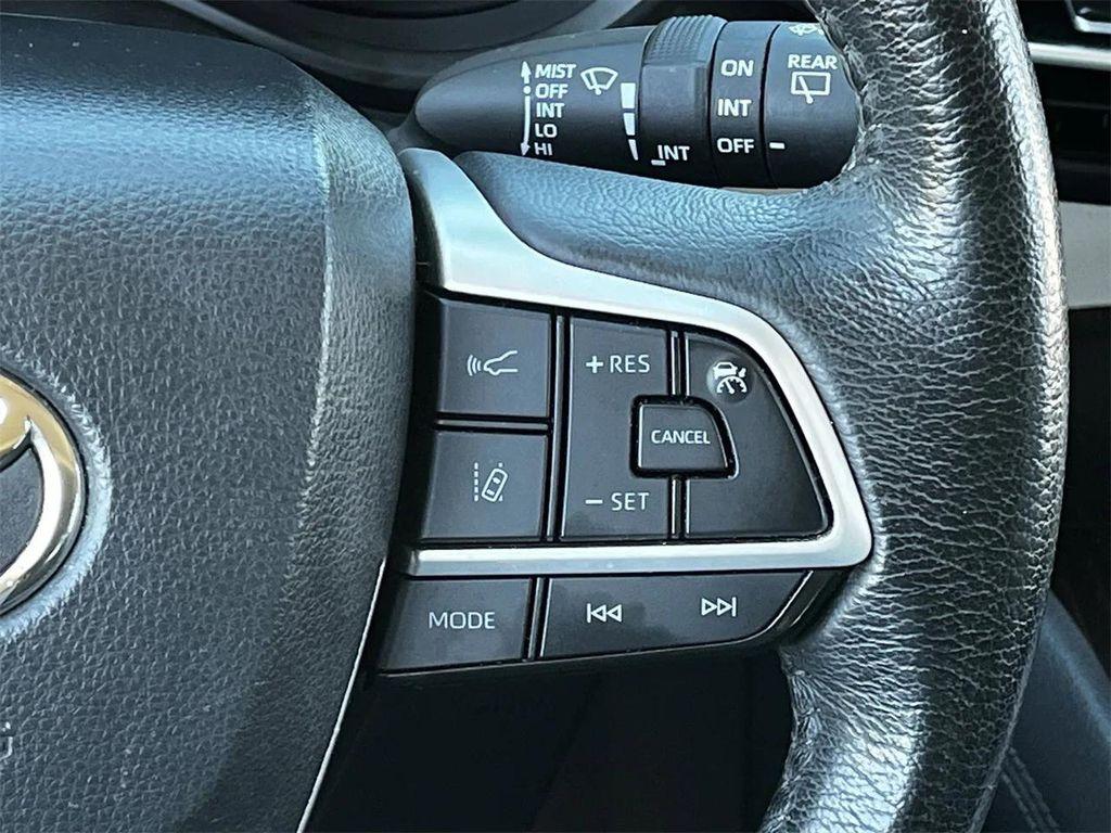 used 2022 Toyota Sienna car, priced at $31,757