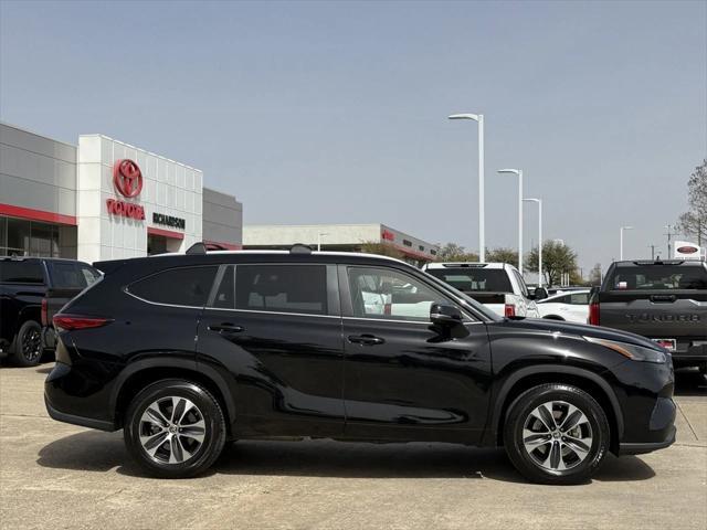 used 2023 Toyota Highlander Hybrid car, priced at $40,998