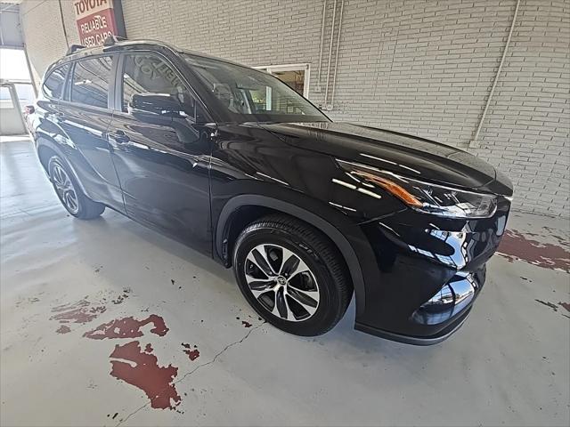 used 2023 Toyota Highlander Hybrid car, priced at $40,998