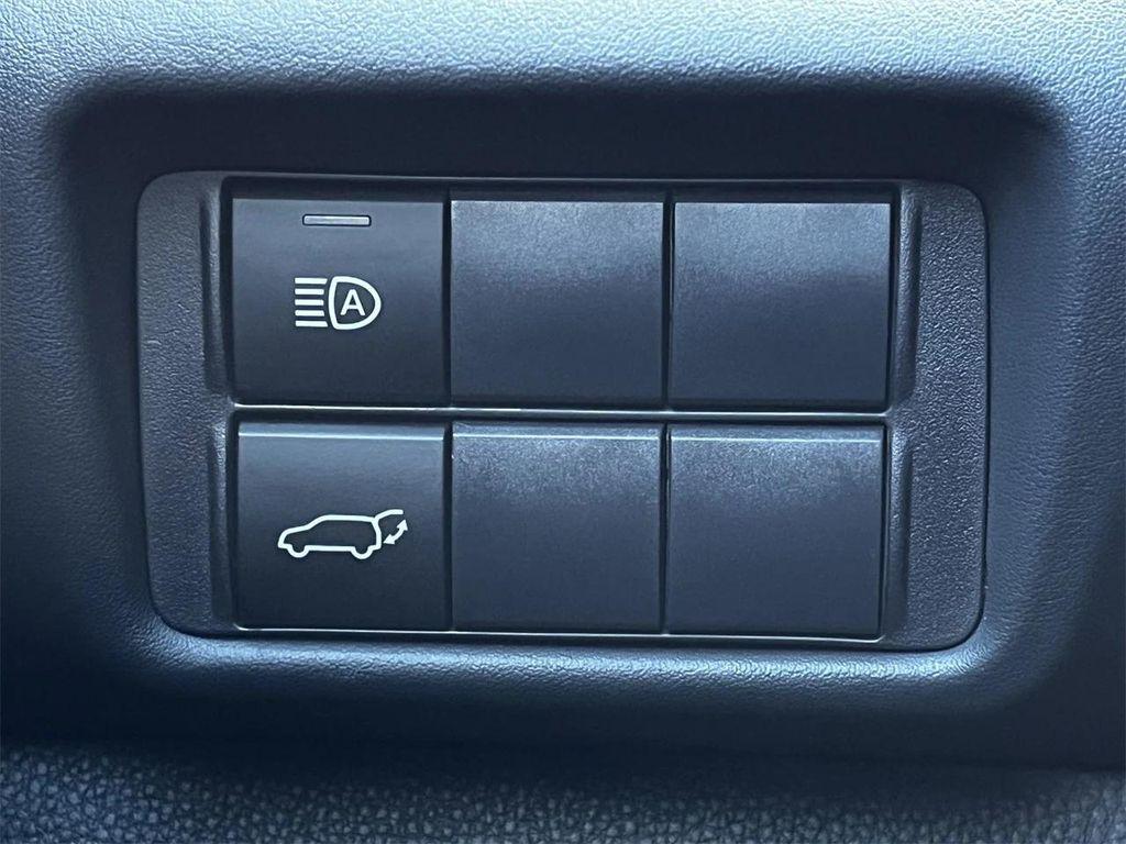 used 2023 Toyota Highlander Hybrid car, priced at $34,484