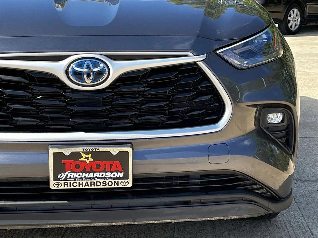 used 2023 Toyota Highlander Hybrid car, priced at $34,484