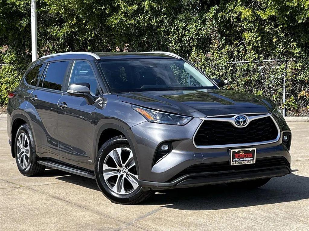 used 2023 Toyota Highlander Hybrid car, priced at $34,484