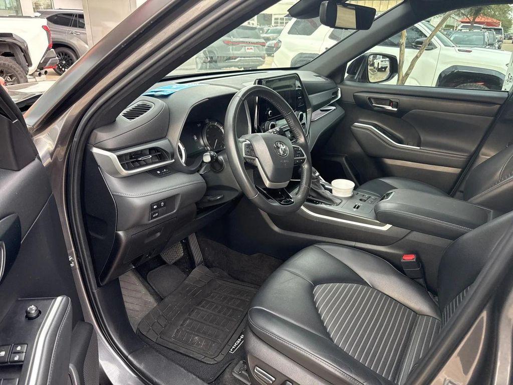 used 2023 Toyota Highlander car, priced at $36,998