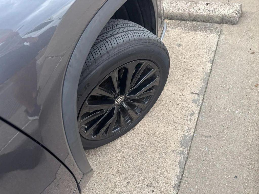 used 2023 Toyota Highlander car, priced at $36,998