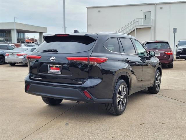 used 2021 Toyota Highlander car, priced at $28,988