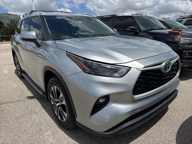 used 2022 Toyota Highlander Hybrid car, priced at $39,998