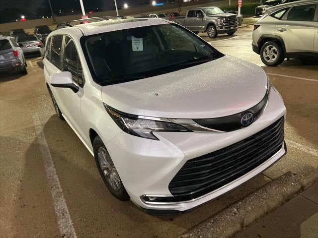 used 2022 Toyota Sienna car, priced at $41,372