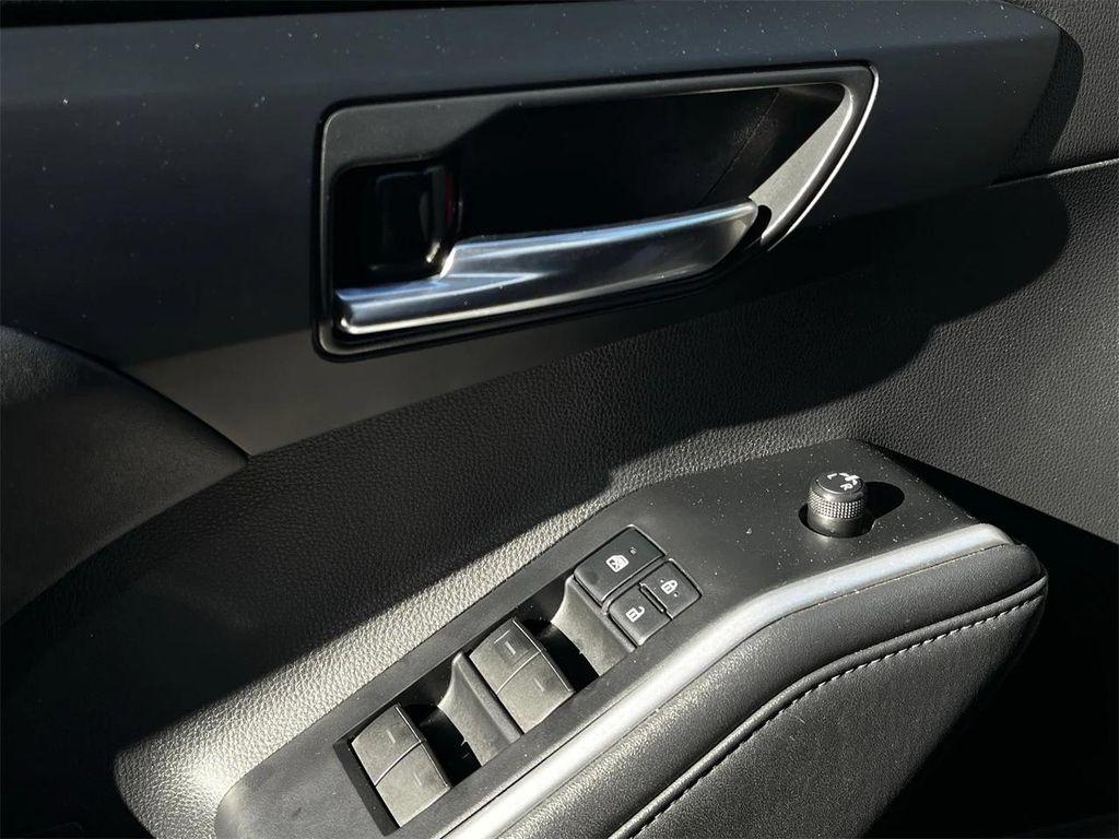 used 2021 Toyota Highlander car, priced at $27,871