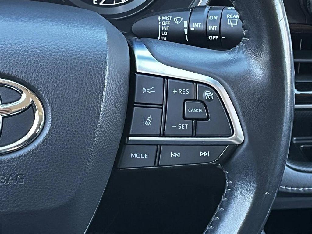 used 2021 Toyota Highlander car, priced at $27,871