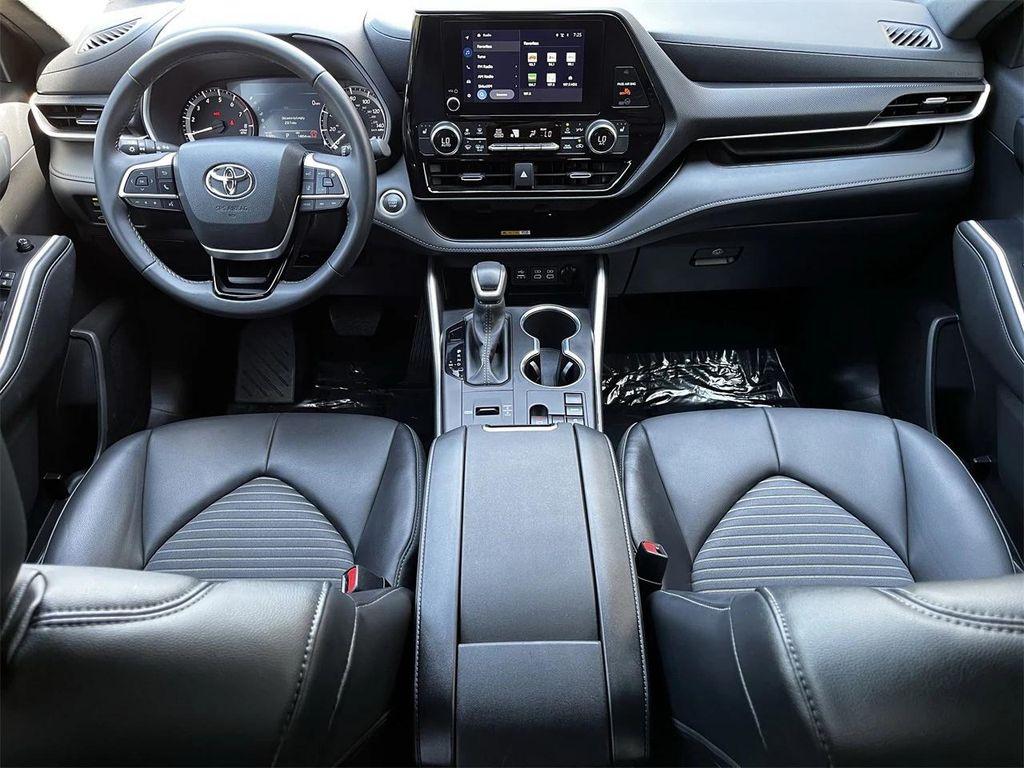 used 2024 Toyota Highlander car, priced at $38,988