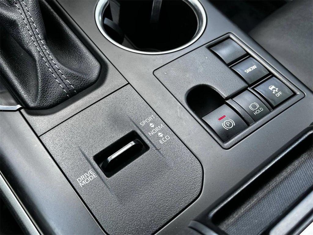 used 2024 Toyota Highlander car, priced at $39,998