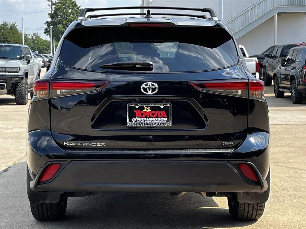 used 2024 Toyota Highlander car, priced at $39,998
