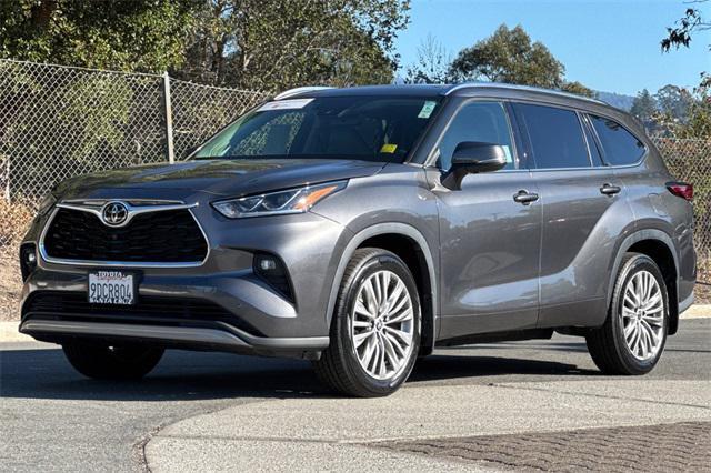 used 2022 Toyota Highlander car, priced at $39,586
