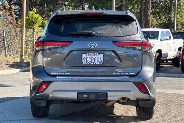 used 2022 Toyota Highlander car, priced at $39,586