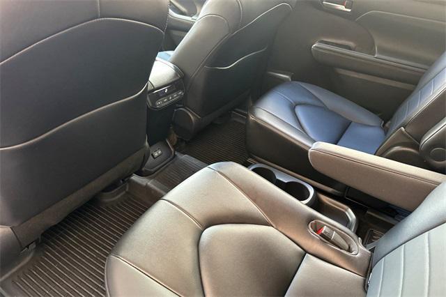 used 2023 Toyota Highlander car, priced at $38,997