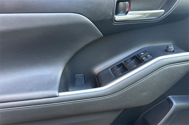 used 2023 Toyota Highlander car, priced at $38,997