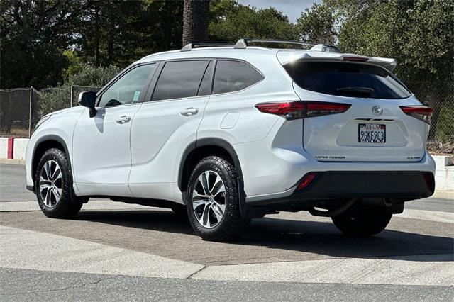 used 2023 Toyota Highlander car, priced at $38,997