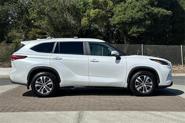 used 2023 Toyota Highlander car, priced at $38,997