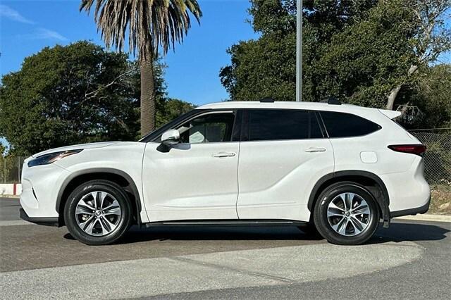 used 2022 Toyota Highlander Hybrid car, priced at $40,995