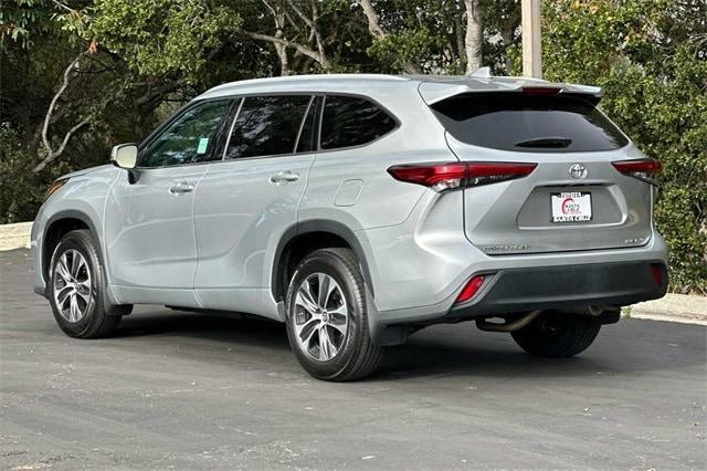 used 2022 Toyota Highlander car, priced at $33,898