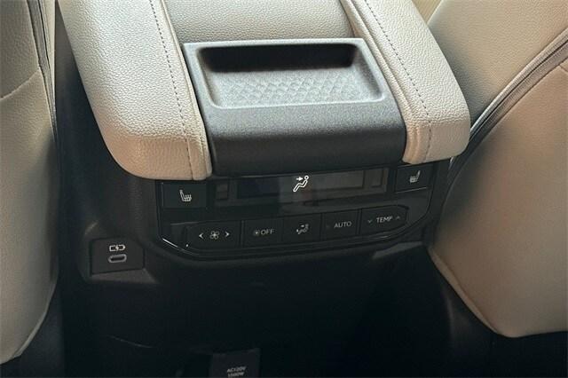 new 2025 Toyota Grand Highlander Hybrid car, priced at $63,612