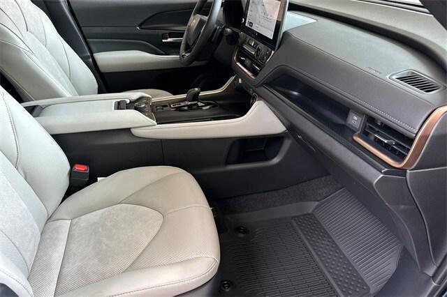 new 2025 Toyota Grand Highlander Hybrid car, priced at $63,612