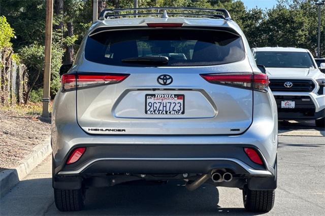 used 2023 Toyota Highlander car, priced at $39,998