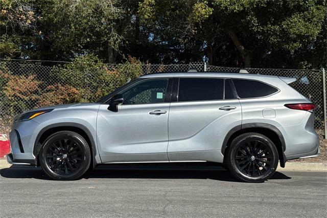 used 2023 Toyota Highlander car, priced at $39,998