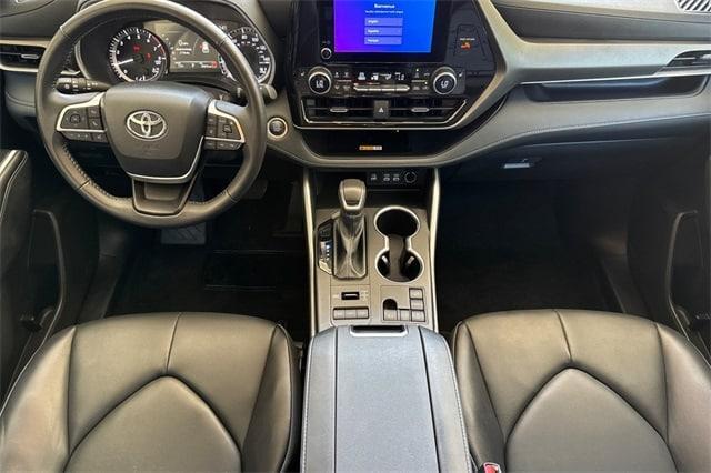 used 2024 Toyota Highlander car, priced at $46,995
