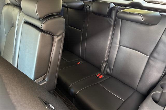new 2025 Toyota Highlander Hybrid car, priced at $54,047